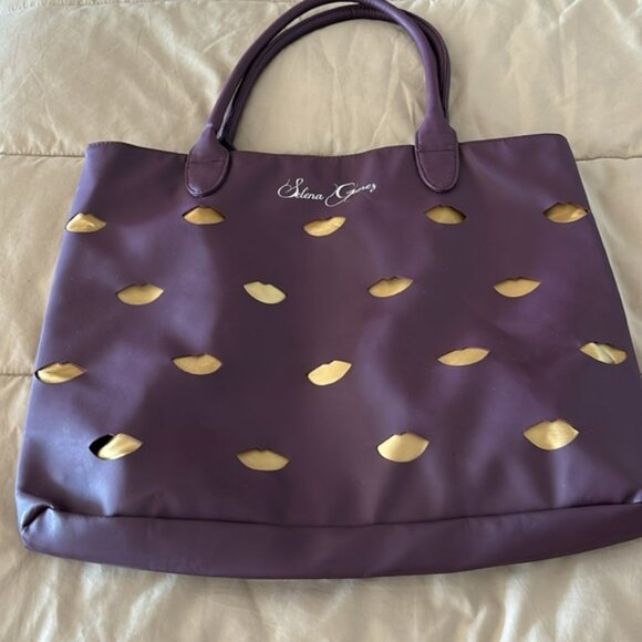 👛 (ANY 2/$20) SELENA GOMEZ Tote Bag Lip Shaped Cutouts - Picture 2 of 8